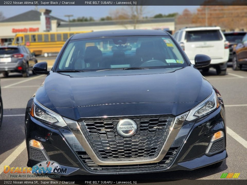 2022 Nissan Altima SR Super Black / Charcoal Photo #2