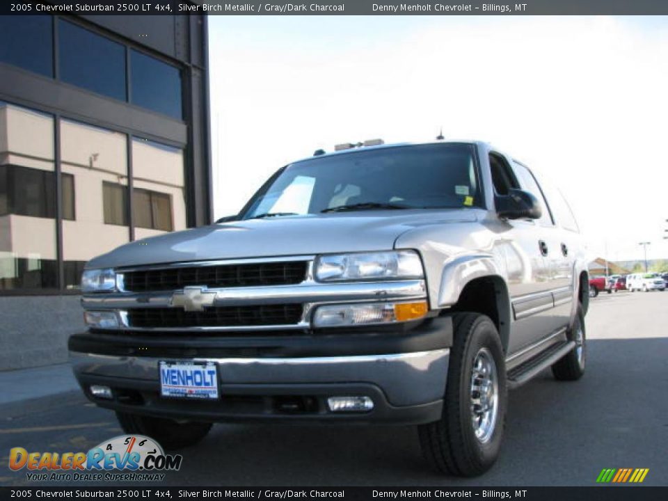 2005 Chevrolet Suburban 2500 LT 4x4 Silver Birch Metallic / Gray/Dark Charcoal Photo #2