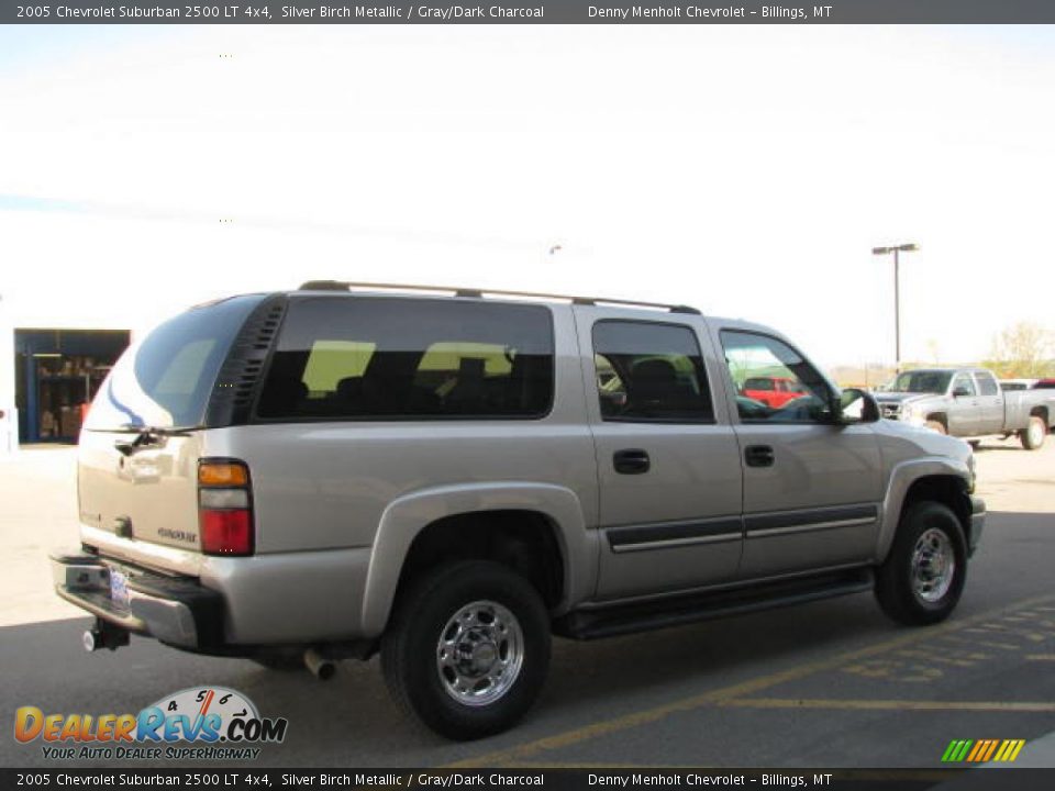 2005 Chevrolet Suburban 2500 LT 4x4 Silver Birch Metallic / Gray/Dark Charcoal Photo #4