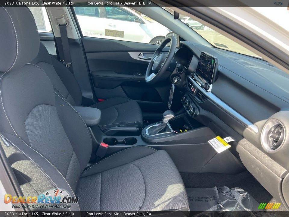 2023 Kia Forte LXS Clear White / Black Photo #11