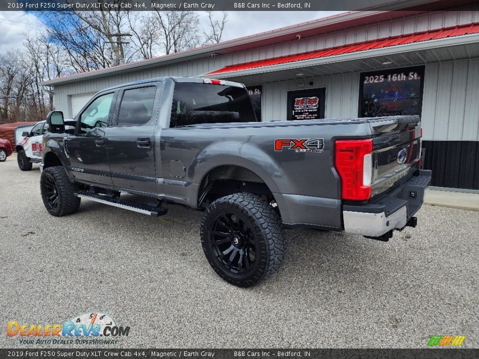 2019 Ford F250 Super Duty XLT Crew Cab 4x4 Magnetic / Earth Gray Photo #2