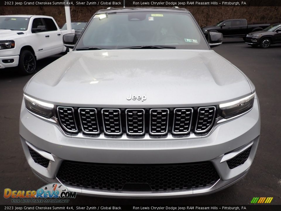 2023 Jeep Grand Cherokee Summit 4x4 Silver Zynith / Global Black Photo #9