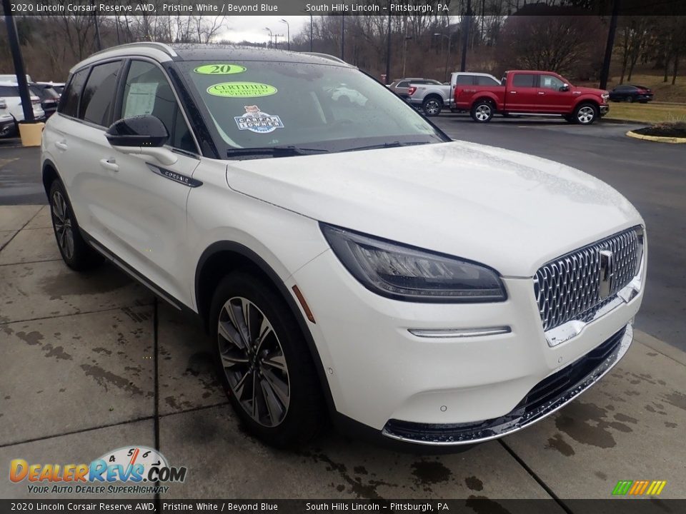 Front 3/4 View of 2020 Lincoln Corsair Reserve AWD Photo #8