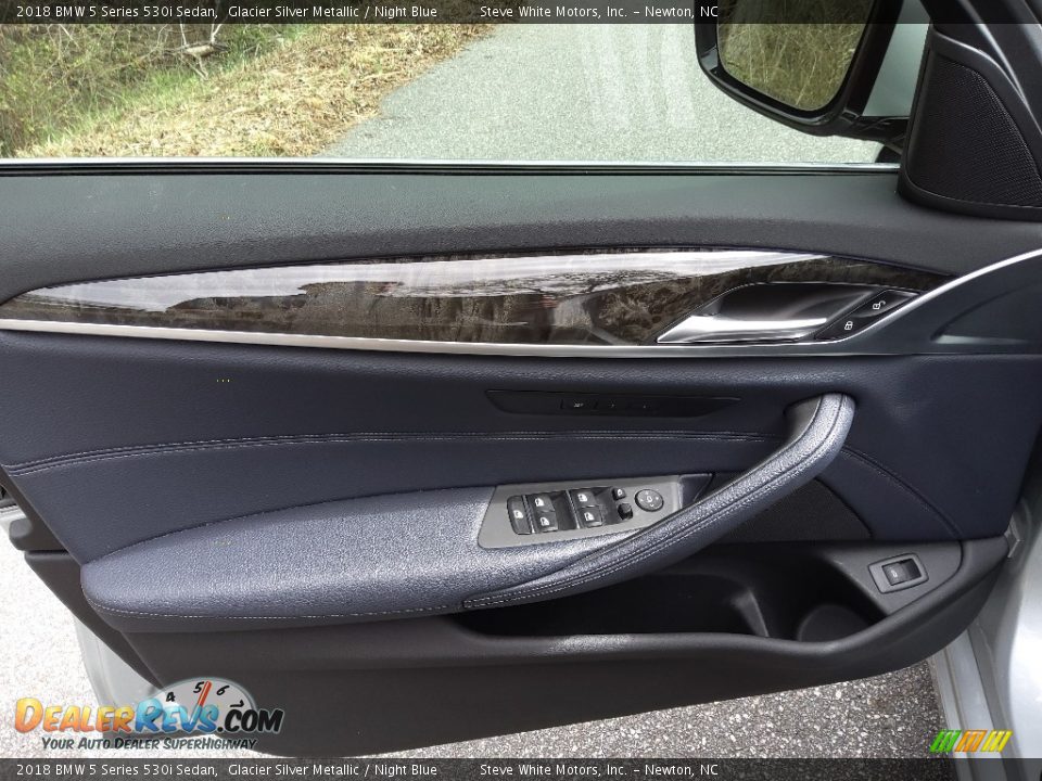 Door Panel of 2018 BMW 5 Series 530i Sedan Photo #12