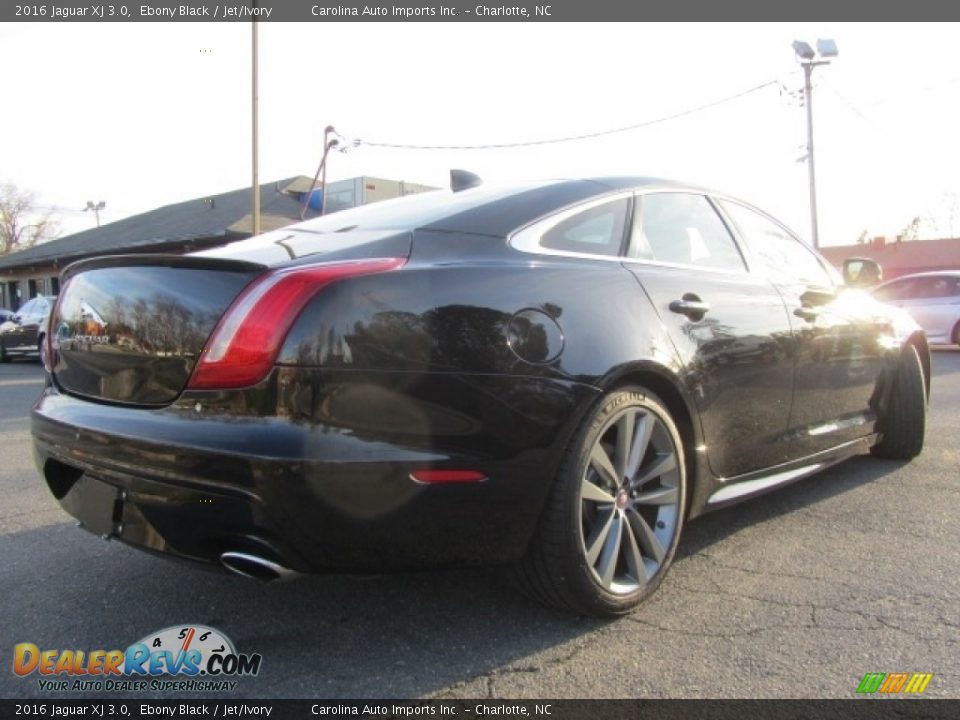 2016 Jaguar XJ 3.0 Ebony Black / Jet/Ivory Photo #10