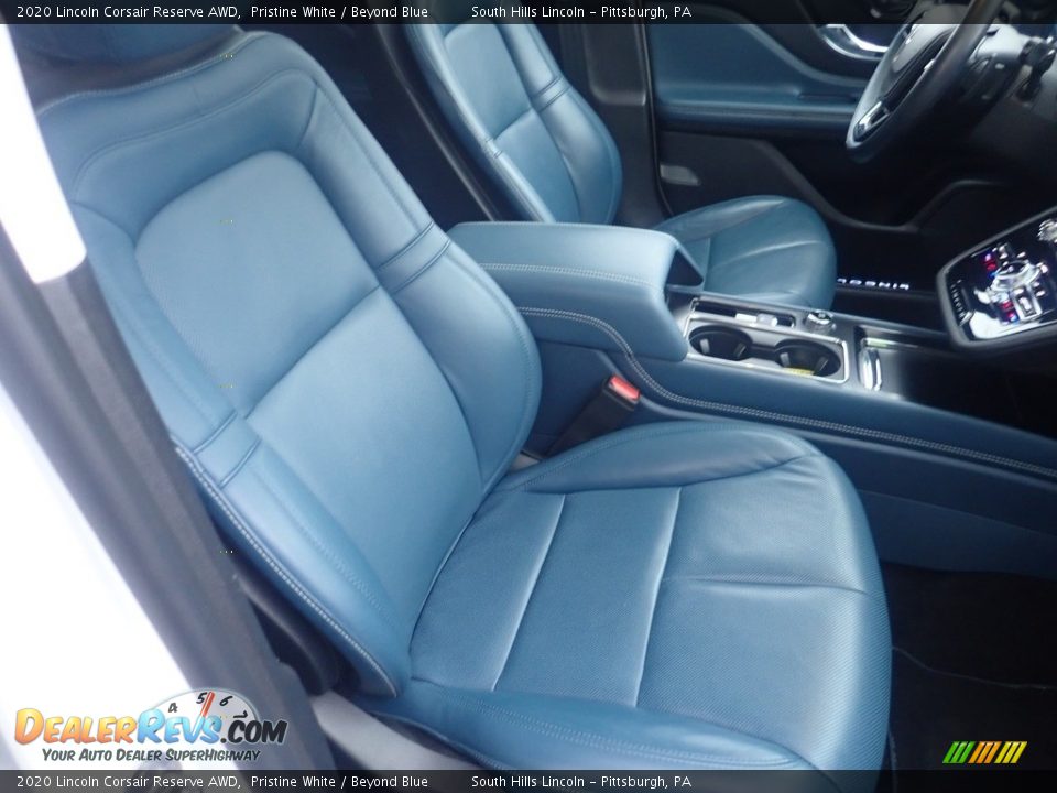 Front Seat of 2020 Lincoln Corsair Reserve AWD Photo #11