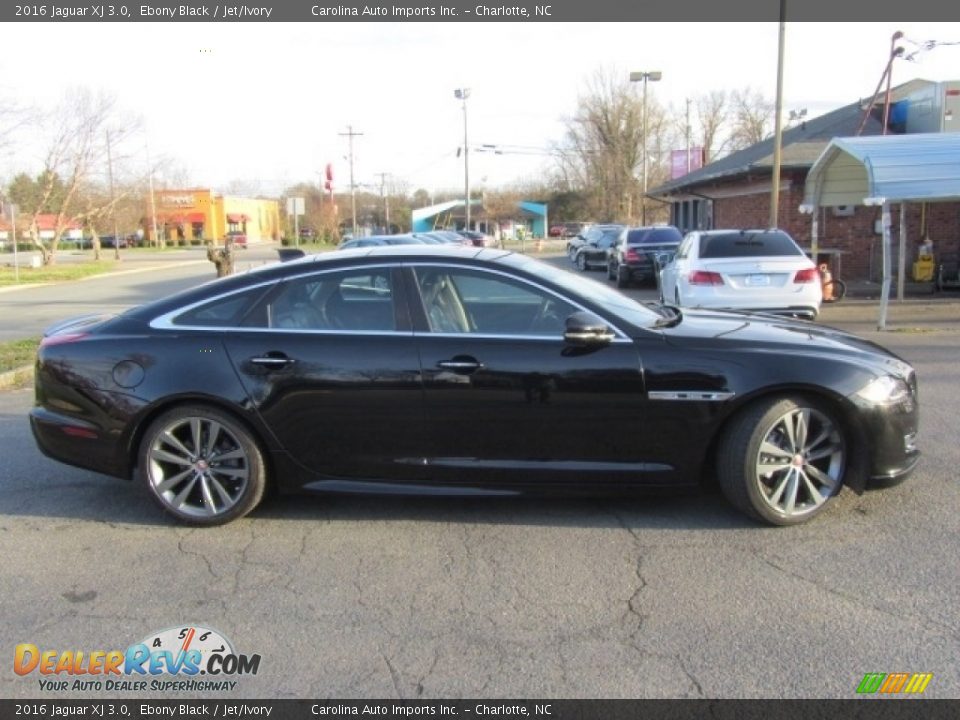 2016 Jaguar XJ 3.0 Ebony Black / Jet/Ivory Photo #11
