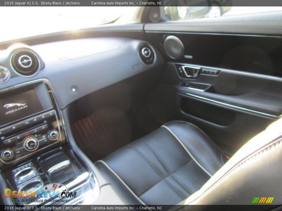 2016 Jaguar XJ 3.0 Ebony Black / Jet/Ivory Photo #14