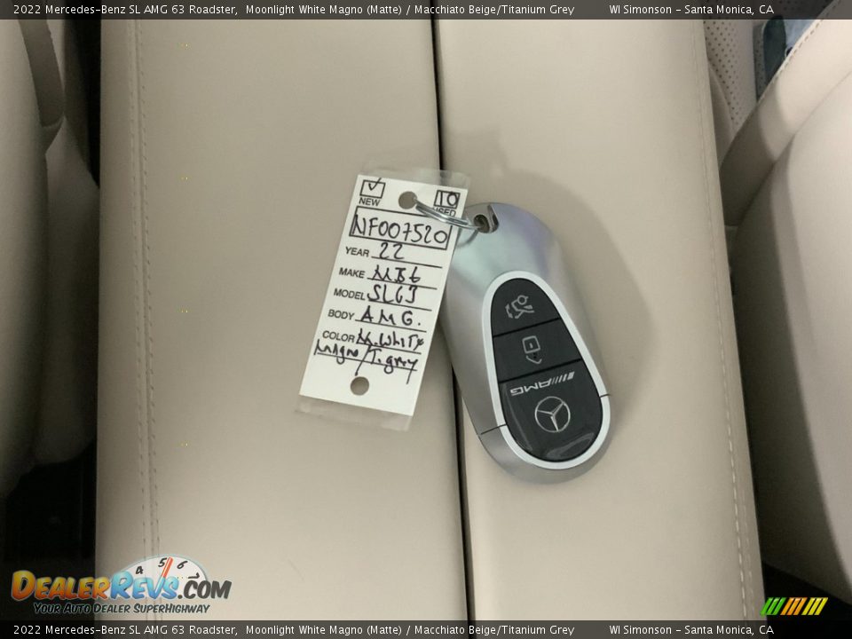 Keys of 2022 Mercedes-Benz SL AMG 63 Roadster Photo #17