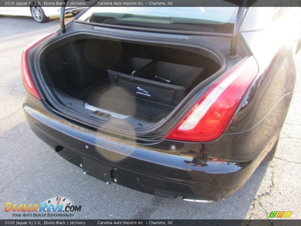 2016 Jaguar XJ 3.0 Ebony Black / Jet/Ivory Photo #21