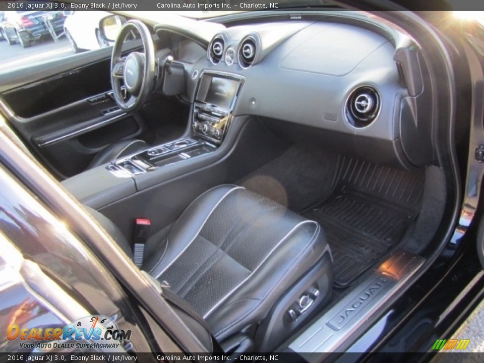 2016 Jaguar XJ 3.0 Ebony Black / Jet/Ivory Photo #22