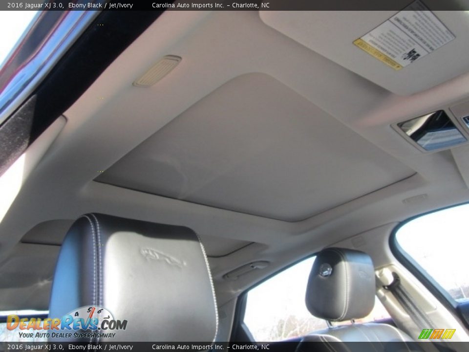 2016 Jaguar XJ 3.0 Ebony Black / Jet/Ivory Photo #24