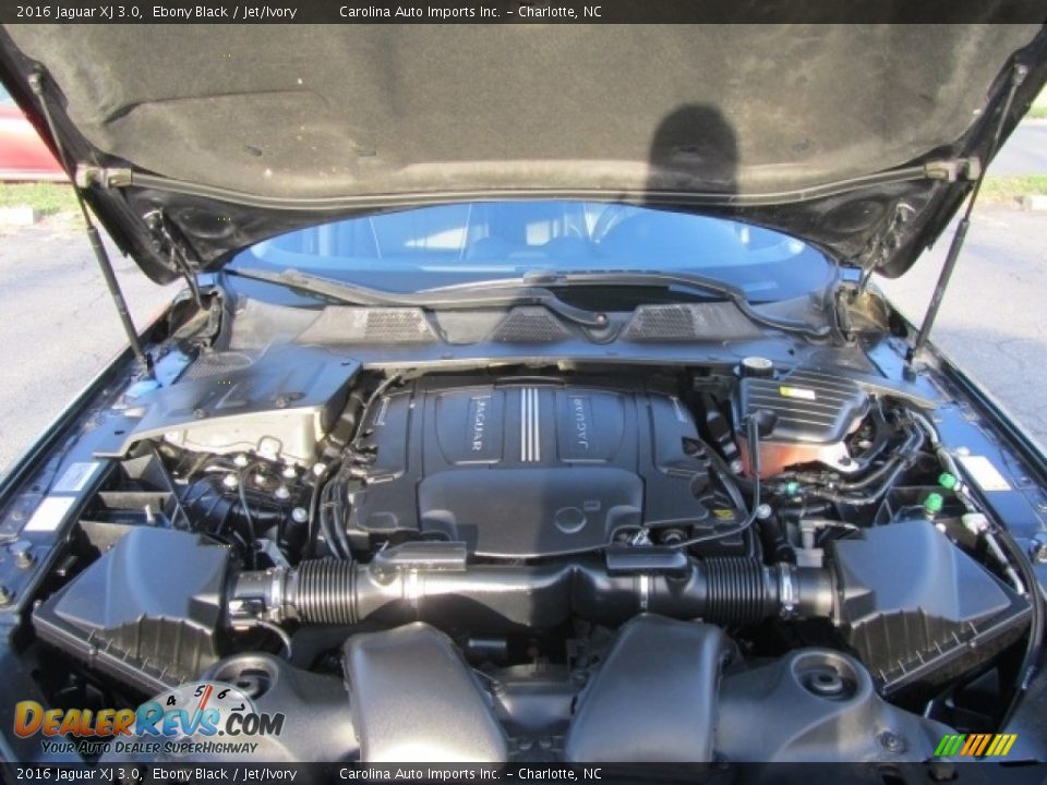 2016 Jaguar XJ 3.0 Ebony Black / Jet/Ivory Photo #26