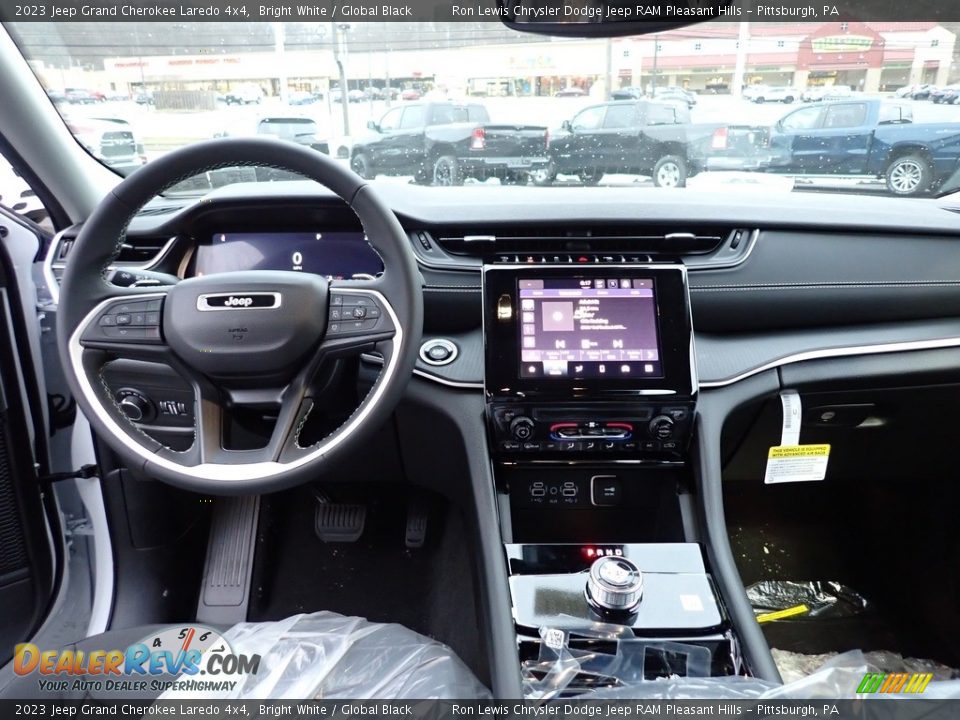 2023 Jeep Grand Cherokee Laredo 4x4 Bright White / Global Black Photo #13