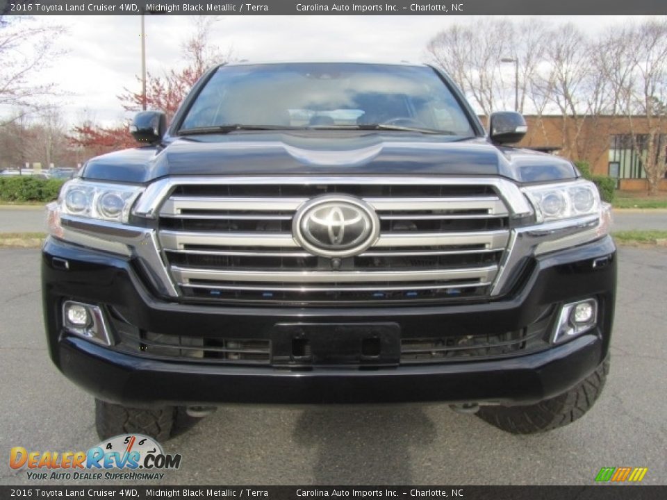 2016 Toyota Land Cruiser 4WD Midnight Black Metallic / Terra Photo #4