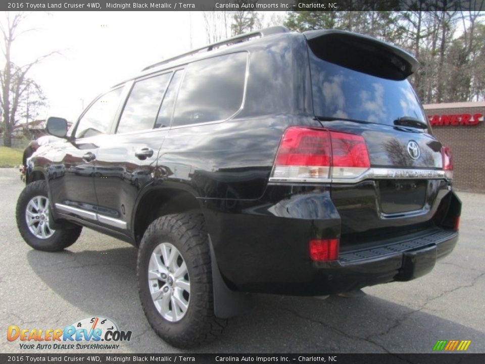 2016 Toyota Land Cruiser 4WD Midnight Black Metallic / Terra Photo #8