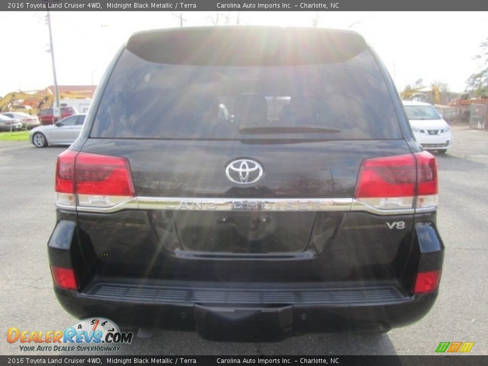 2016 Toyota Land Cruiser 4WD Midnight Black Metallic / Terra Photo #9