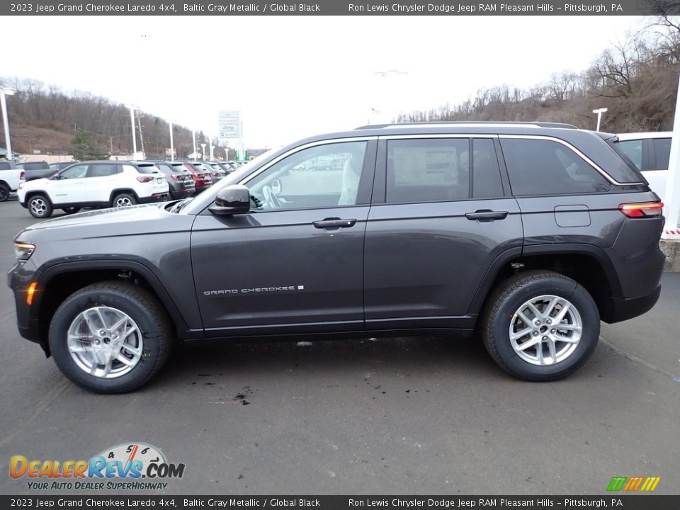 2023 Jeep Grand Cherokee Laredo 4x4 Baltic Gray Metallic / Global Black Photo #2