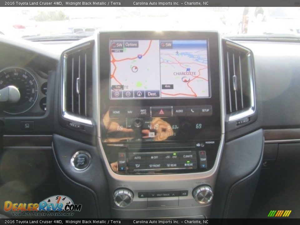2016 Toyota Land Cruiser 4WD Midnight Black Metallic / Terra Photo #15