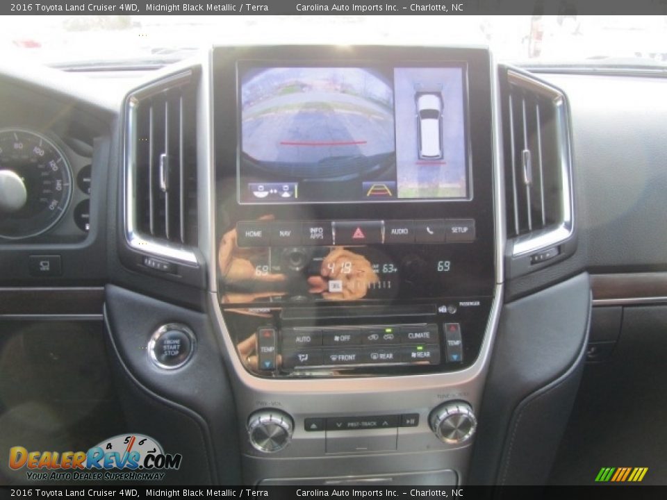 2016 Toyota Land Cruiser 4WD Midnight Black Metallic / Terra Photo #16