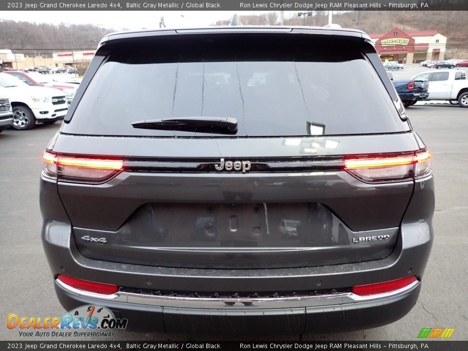 2023 Jeep Grand Cherokee Laredo 4x4 Baltic Gray Metallic / Global Black Photo #4