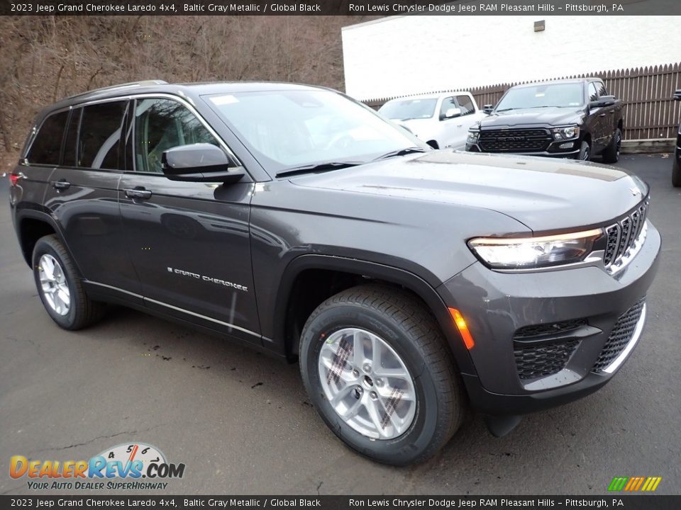 2023 Jeep Grand Cherokee Laredo 4x4 Baltic Gray Metallic / Global Black Photo #8