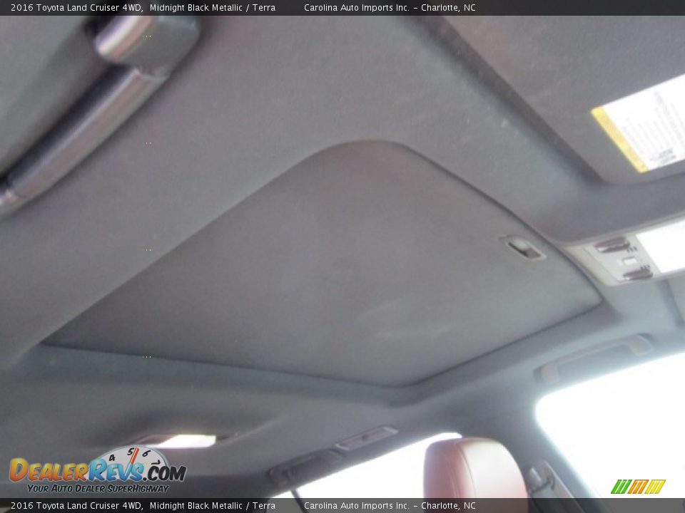 2016 Toyota Land Cruiser 4WD Midnight Black Metallic / Terra Photo #24