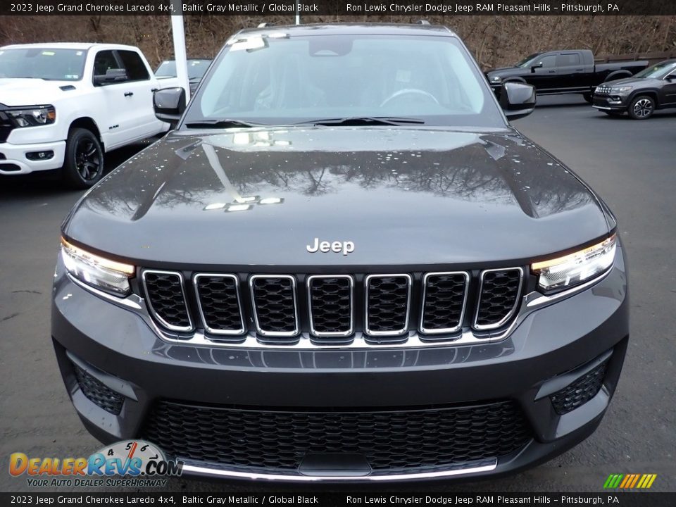 2023 Jeep Grand Cherokee Laredo 4x4 Baltic Gray Metallic / Global Black Photo #9