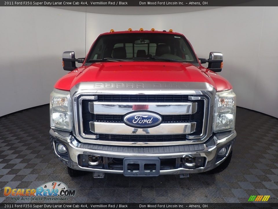 2011 Ford F350 Super Duty Lariat Crew Cab 4x4 Vermillion Red / Black Photo #4