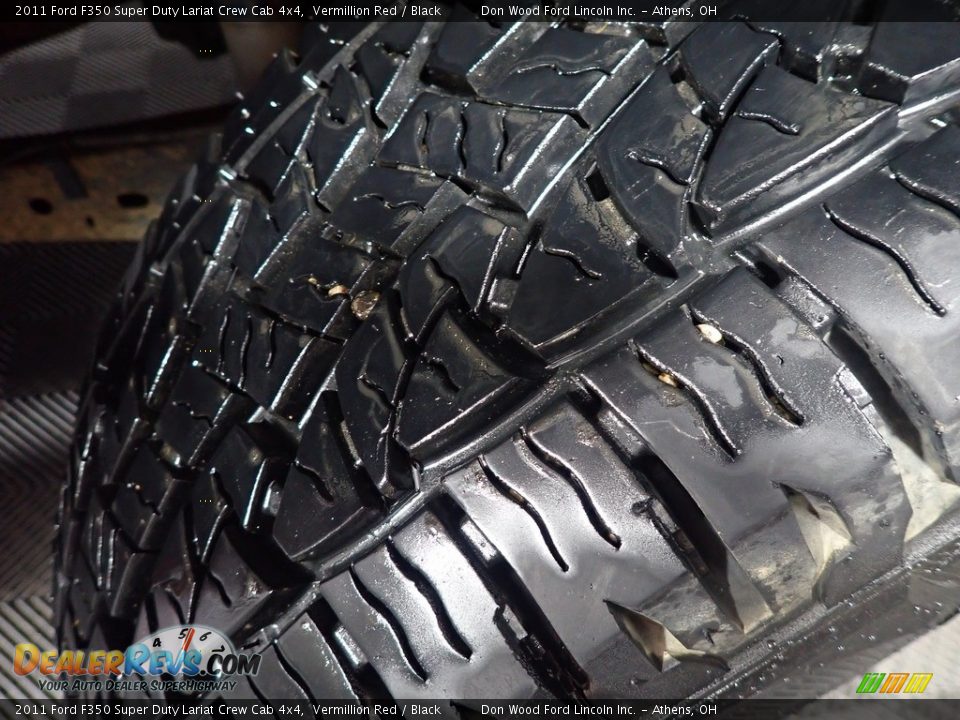 2011 Ford F350 Super Duty Lariat Crew Cab 4x4 Vermillion Red / Black Photo #16