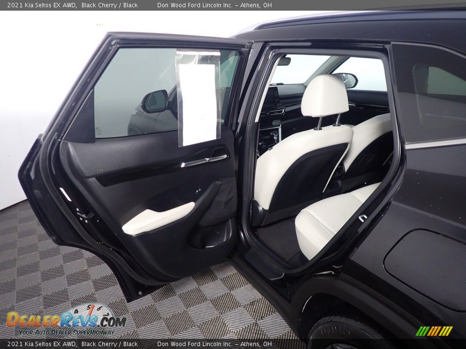 2021 Kia Seltos EX AWD Black Cherry / Black Photo #33
