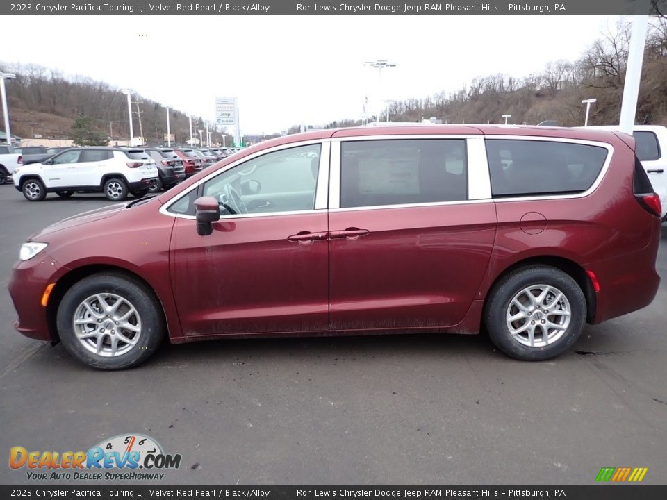 Velvet Red Pearl 2023 Chrysler Pacifica Touring L Photo #2