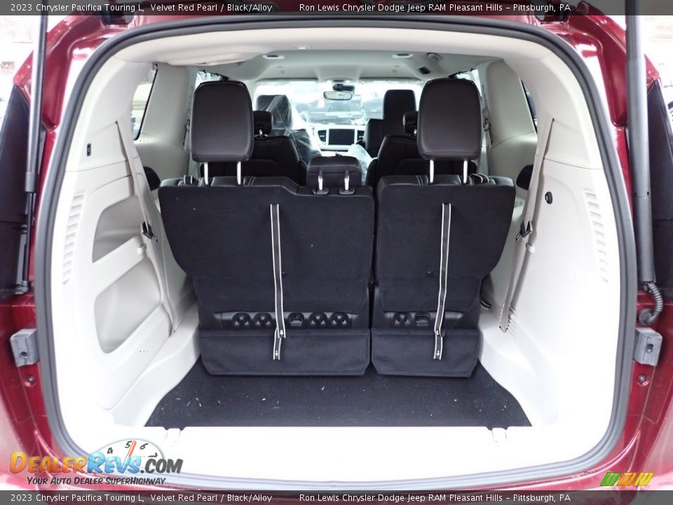 2023 Chrysler Pacifica Touring L Velvet Red Pearl / Black/Alloy Photo #5