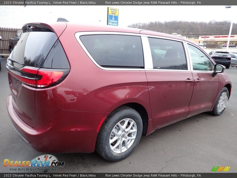 2023 Chrysler Pacifica Touring L Velvet Red Pearl / Black/Alloy Photo #6