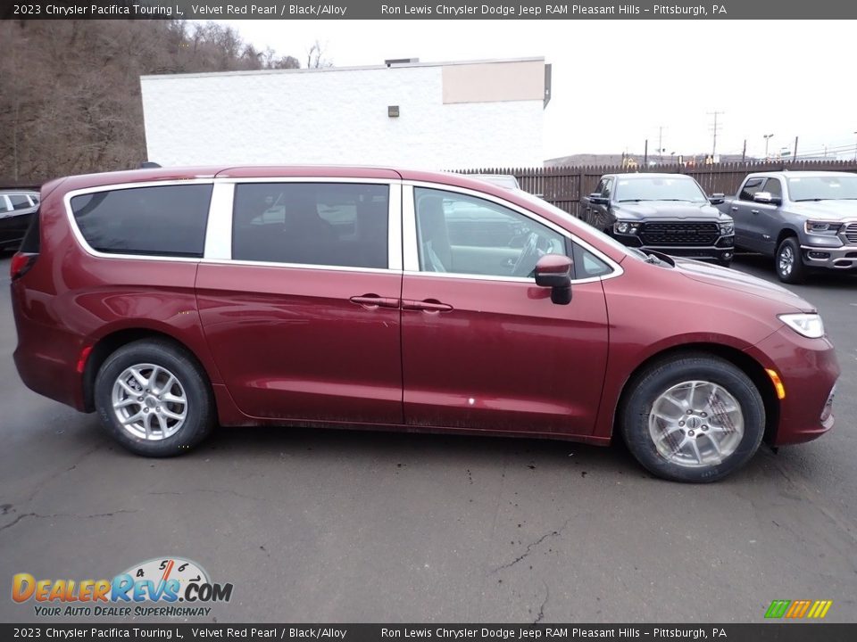 2023 Chrysler Pacifica Touring L Velvet Red Pearl / Black/Alloy Photo #7