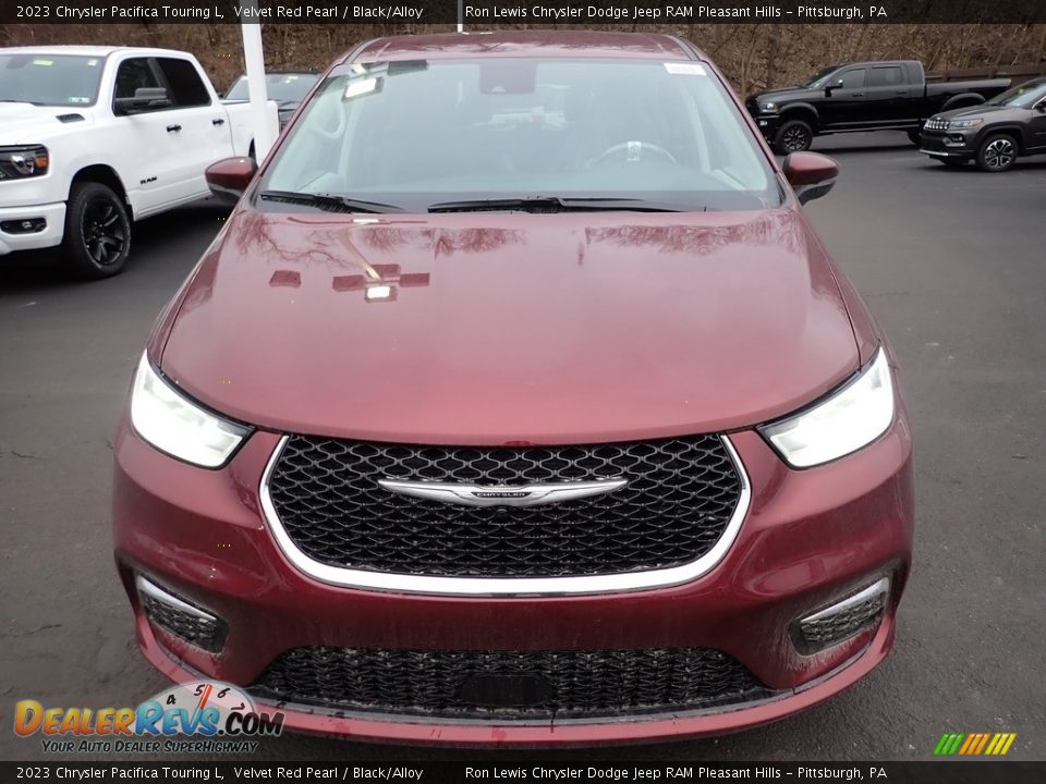 2023 Chrysler Pacifica Touring L Velvet Red Pearl / Black/Alloy Photo #9