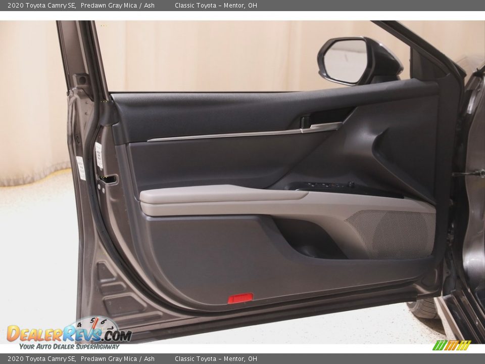 2020 Toyota Camry SE Predawn Gray Mica / Ash Photo #4