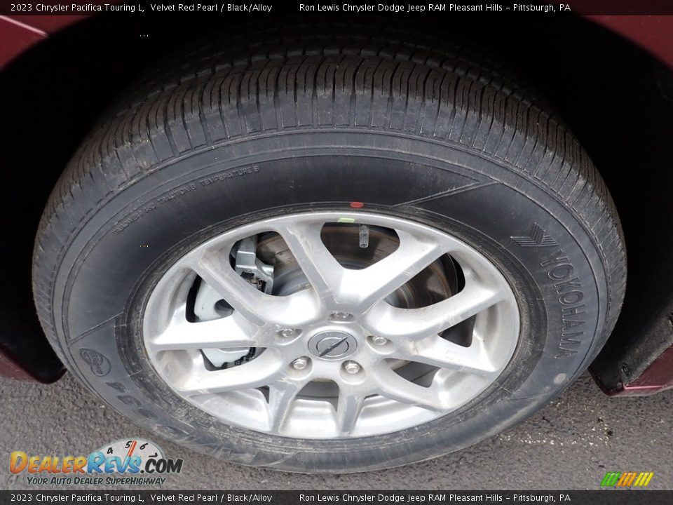 2023 Chrysler Pacifica Touring L Velvet Red Pearl / Black/Alloy Photo #10