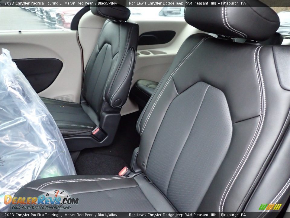 2023 Chrysler Pacifica Touring L Velvet Red Pearl / Black/Alloy Photo #12