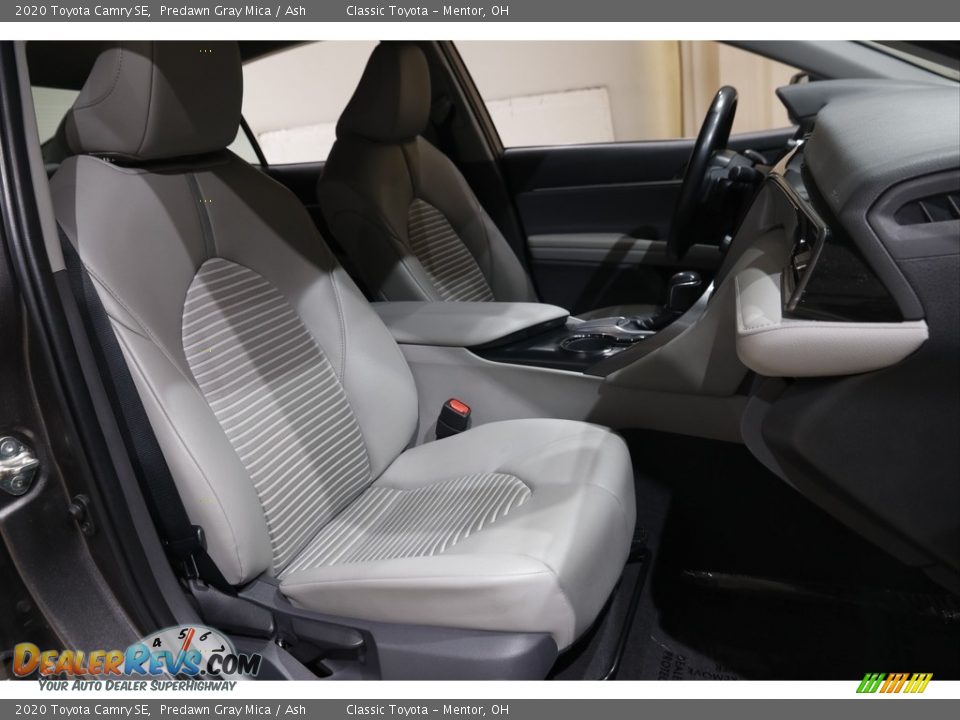 2020 Toyota Camry SE Predawn Gray Mica / Ash Photo #13