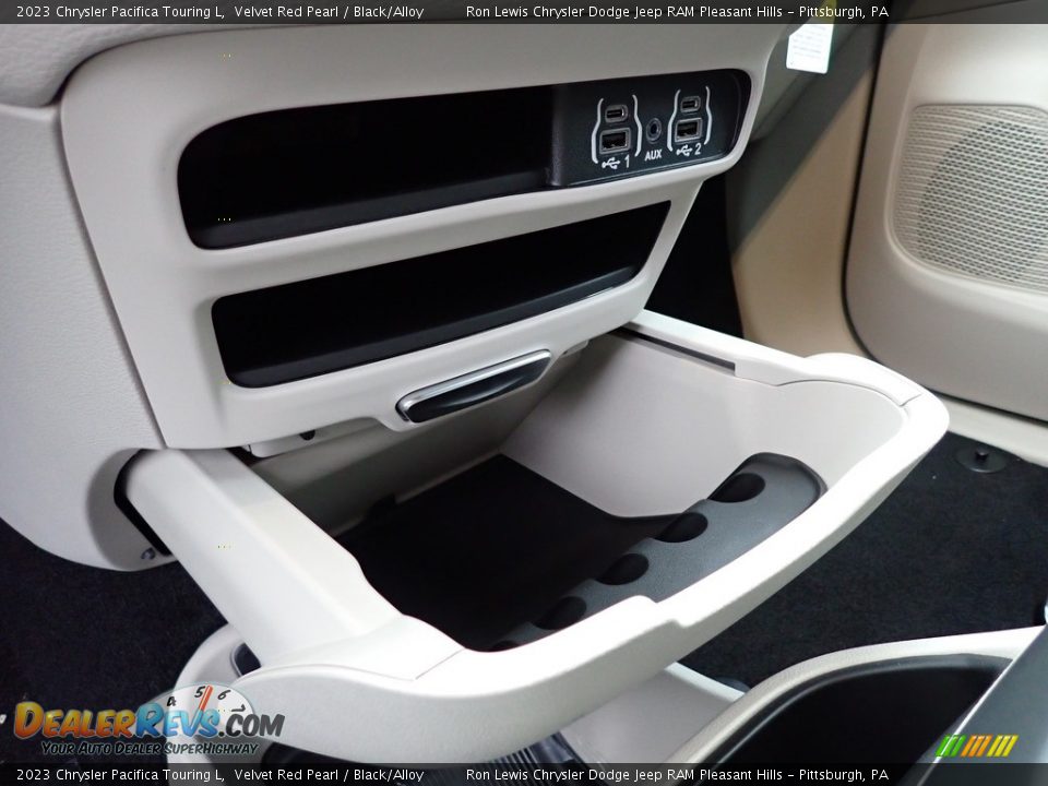 2023 Chrysler Pacifica Touring L Velvet Red Pearl / Black/Alloy Photo #18