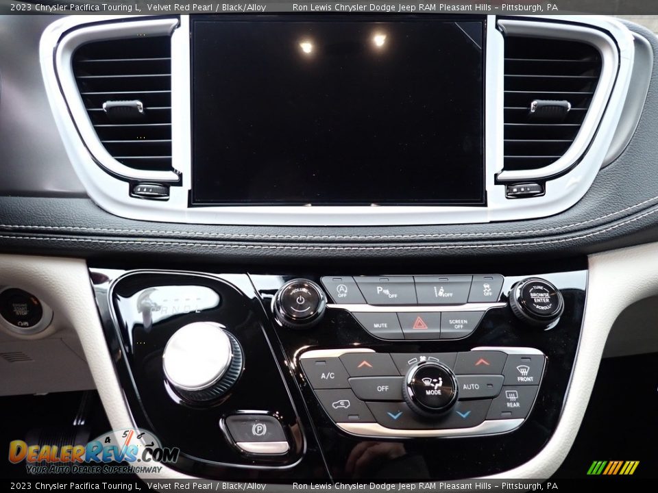 2023 Chrysler Pacifica Touring L Velvet Red Pearl / Black/Alloy Photo #20