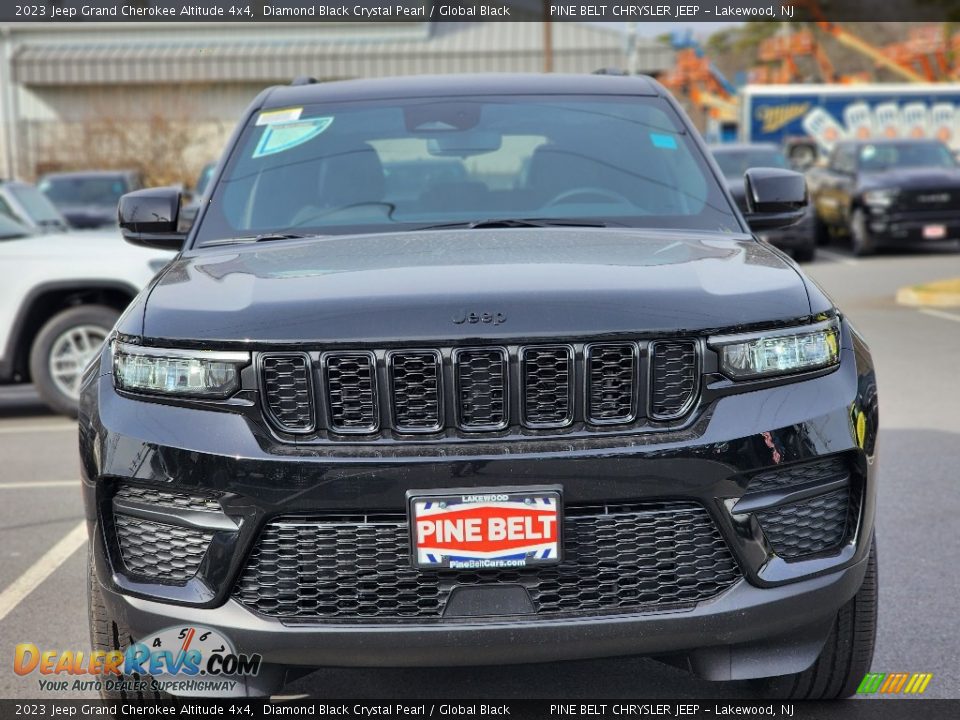 2023 Jeep Grand Cherokee Altitude 4x4 Diamond Black Crystal Pearl / Global Black Photo #2