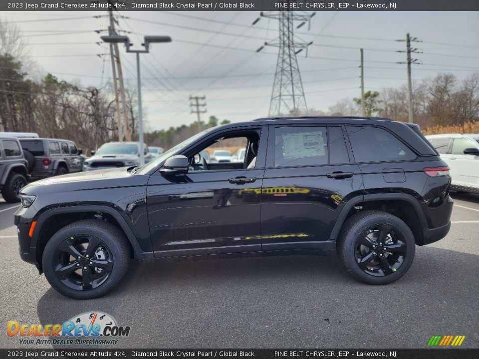 2023 Jeep Grand Cherokee Altitude 4x4 Diamond Black Crystal Pearl / Global Black Photo #3