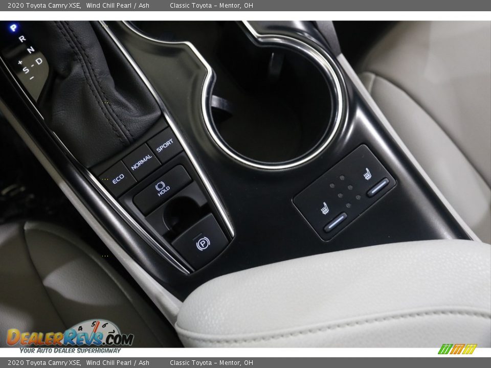 2020 Toyota Camry XSE Wind Chill Pearl / Ash Photo #14