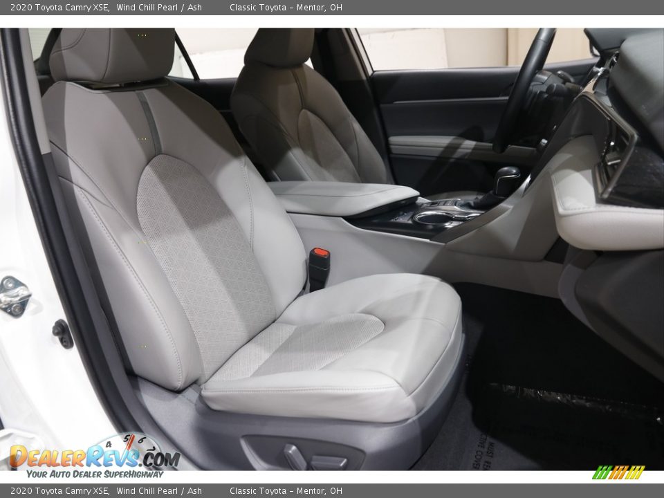 2020 Toyota Camry XSE Wind Chill Pearl / Ash Photo #15