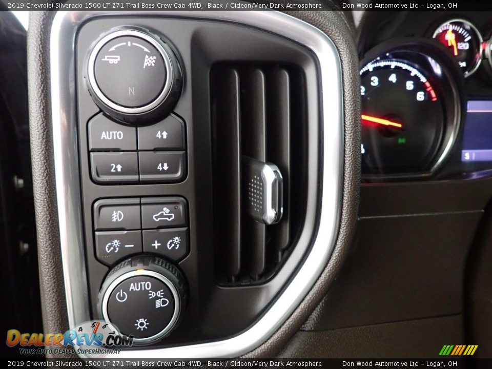 2019 Chevrolet Silverado 1500 LT Z71 Trail Boss Crew Cab 4WD Black / Gideon/Very Dark Atmosphere Photo #16