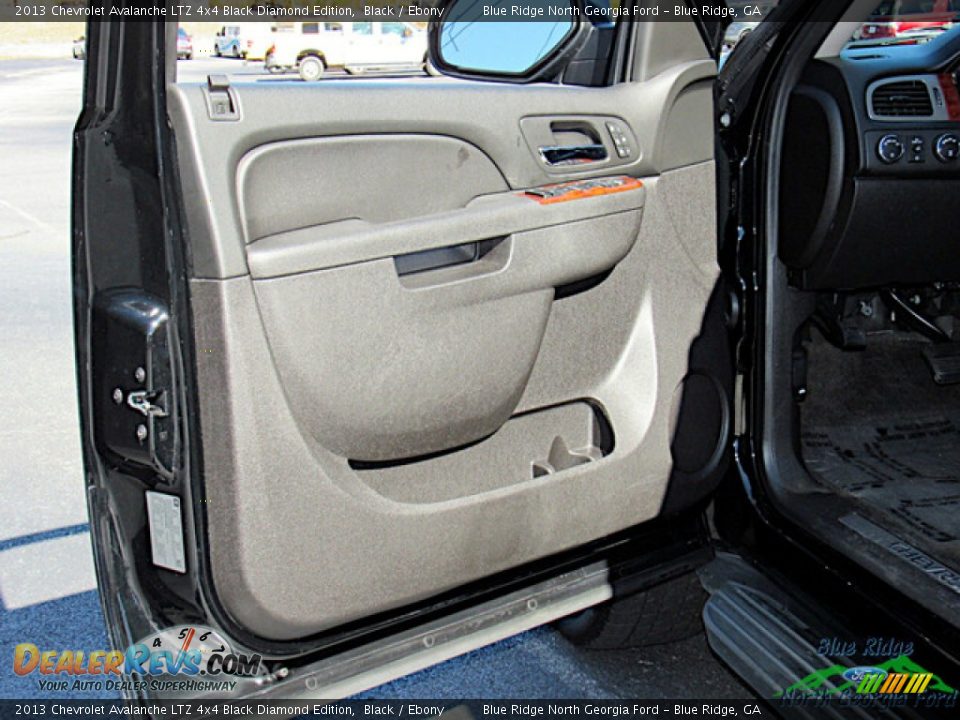 2013 Chevrolet Avalanche LTZ 4x4 Black Diamond Edition Black / Ebony Photo #10
