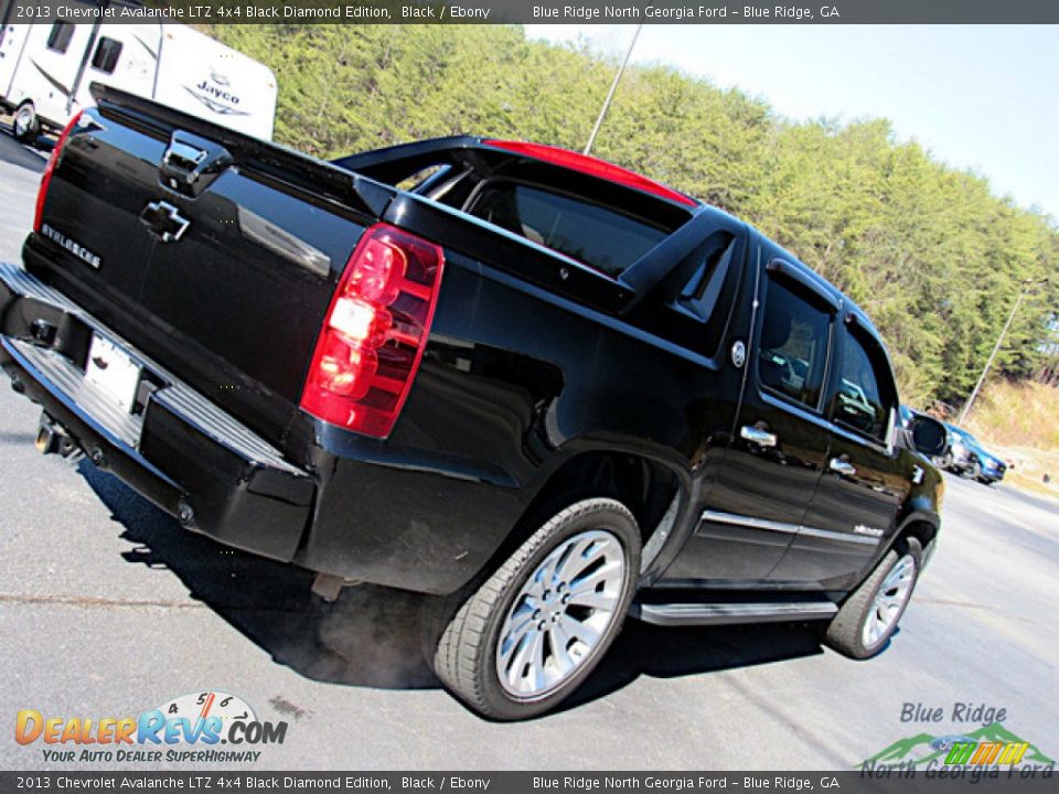 2013 Chevrolet Avalanche LTZ 4x4 Black Diamond Edition Black / Ebony Photo #32