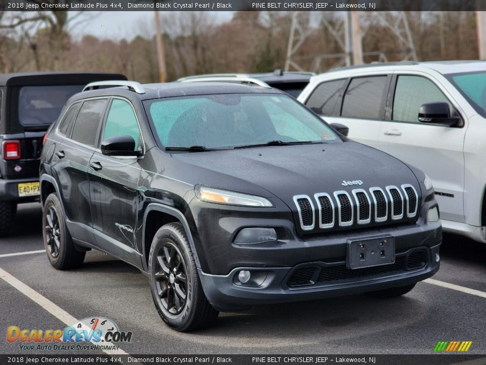 Front 3/4 View of 2018 Jeep Cherokee Latitude Plus 4x4 Photo #3